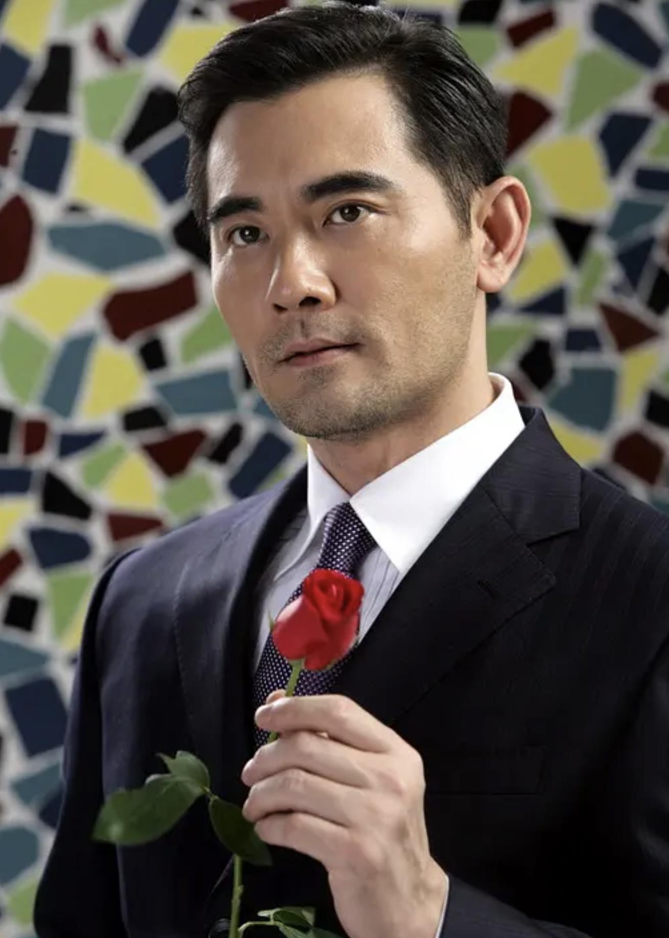 美男子赵文瑄:晚年独居在宁波乡下 赵文瑄以其惊艳了时代的美貌,一直