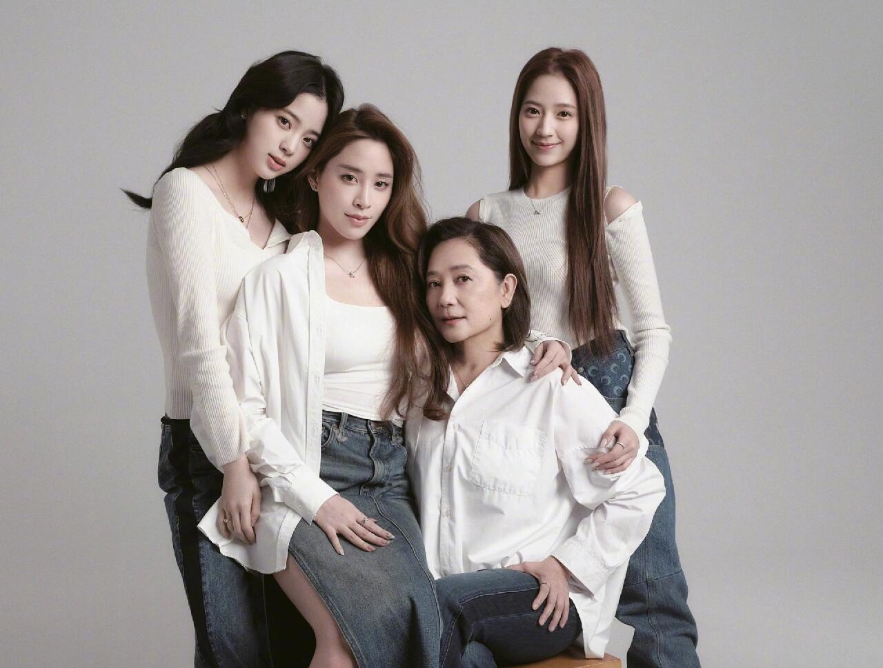 欧阳娜娜一家上节目回应传闻,展现家庭和谐与敬业态度 欧阳娜娜一家在