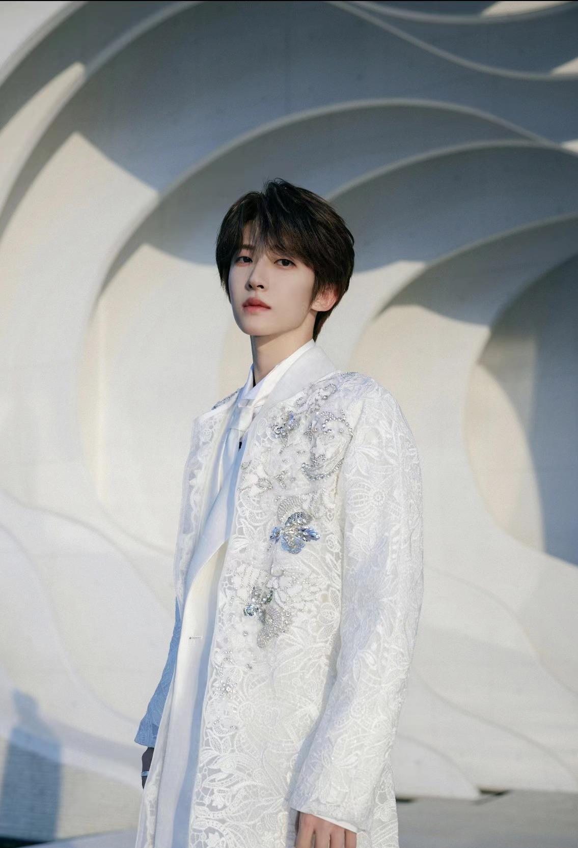刘宇:打开自己,走"国风"路 刘宇在《创造营2021》中获得第一名后,经历