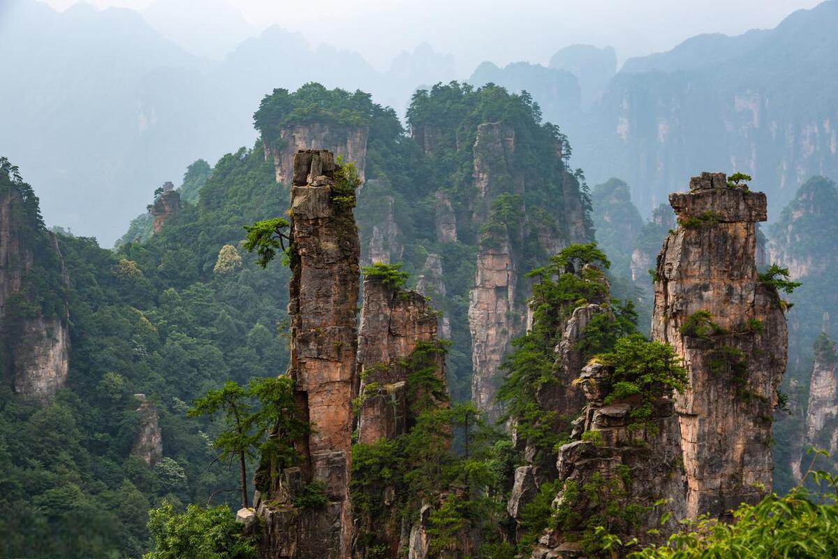 张家界地貌类型多样图片