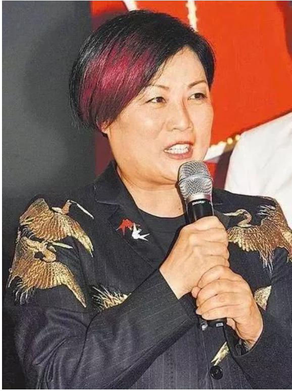 演艺圈传奇,坚持与奉献的力量 陈淑芬,香港演艺圈的传奇,捧红梅艳芳