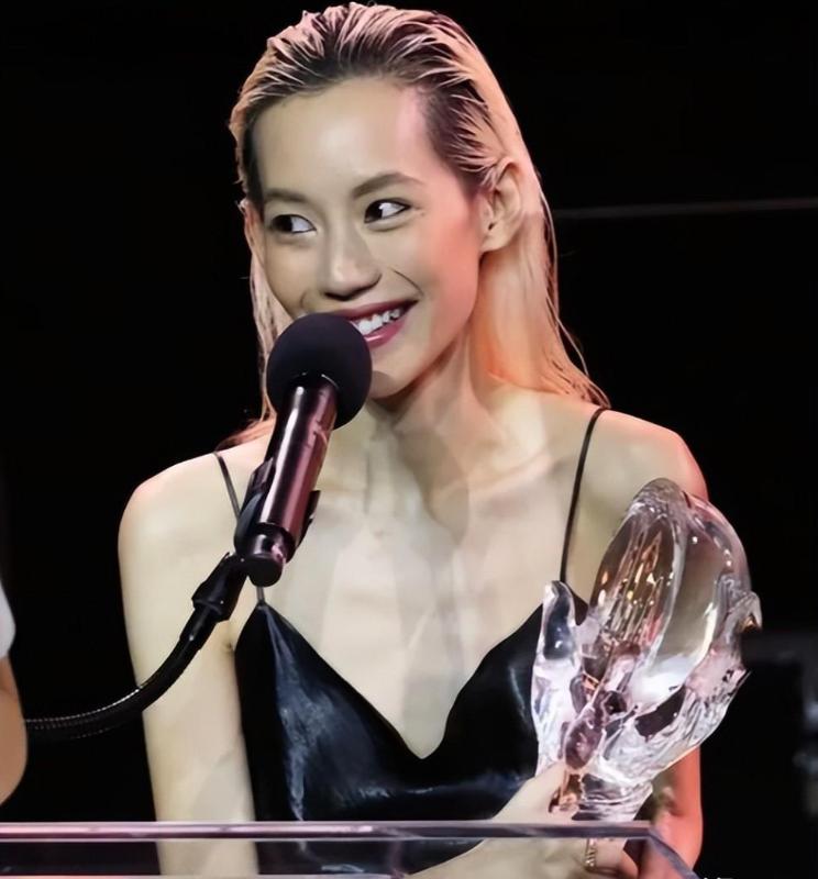 泰国女星娜诺瘦成皮包骨,颜值不再,脂肪对颜值的重要性不言而喻 泰国