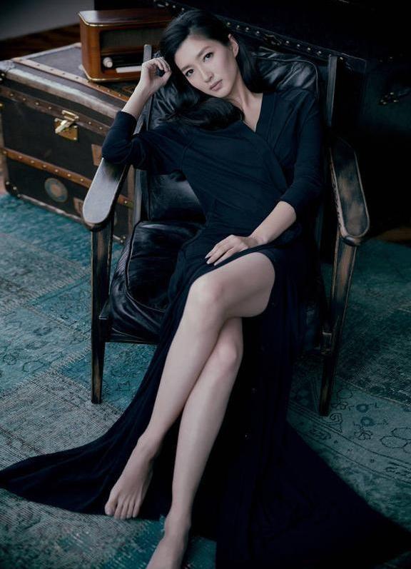 冷白皮女明星的美丽与力量 江疏影,李小冉等冷白皮女明星以独特的外表