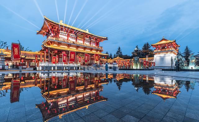 大唐芙蓉园:领略历史底蕴和浓厚人文风情 西安大唐芙蓉园,一座让人