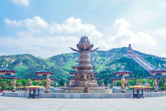 龙口南山旅游景区:自然与文化的交响世界 春天已至,大地回暖,是时候