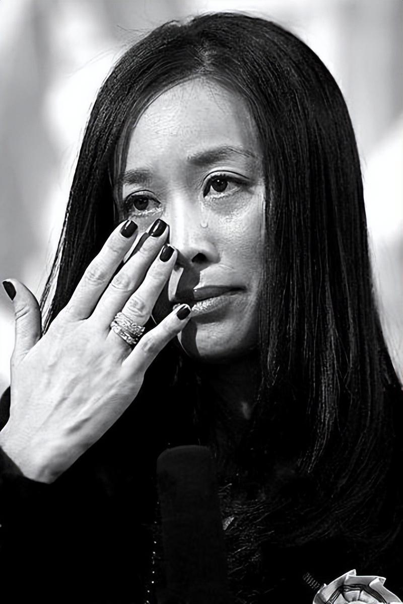 深度分析:孟桐与那英的爱情故事,以及孟桐如何治愈那英与继子的心灵
