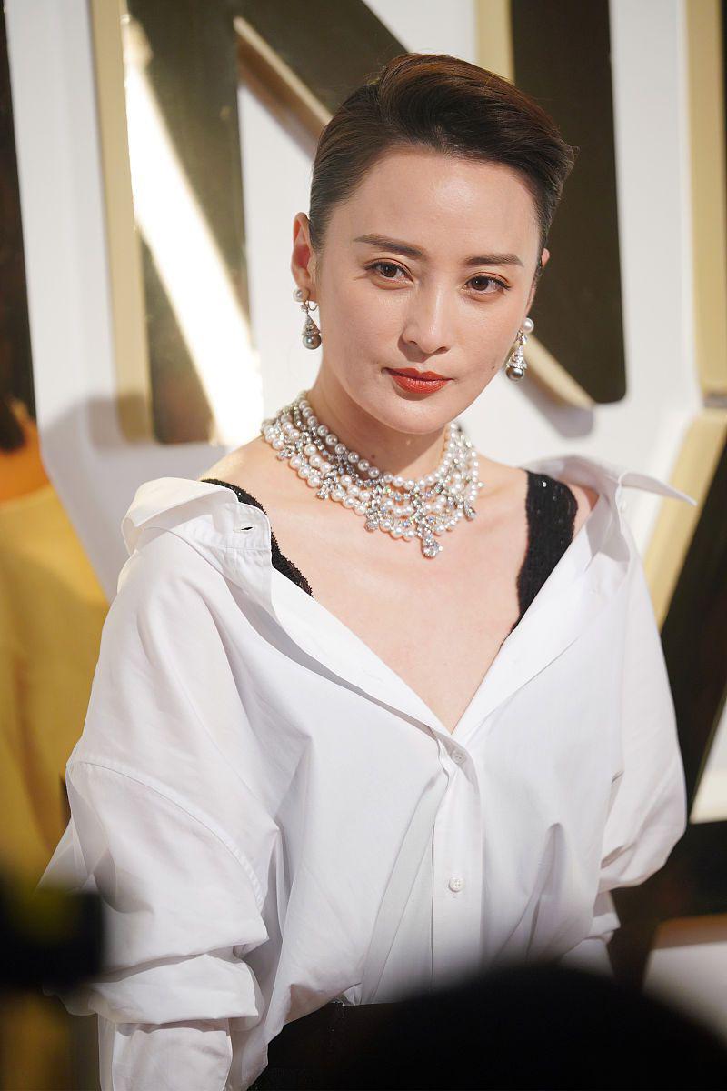 蒋勤勤:内外兼修,美丽心灵的影视之星 蒋勤勤的美丽,仿佛是上天赐予的