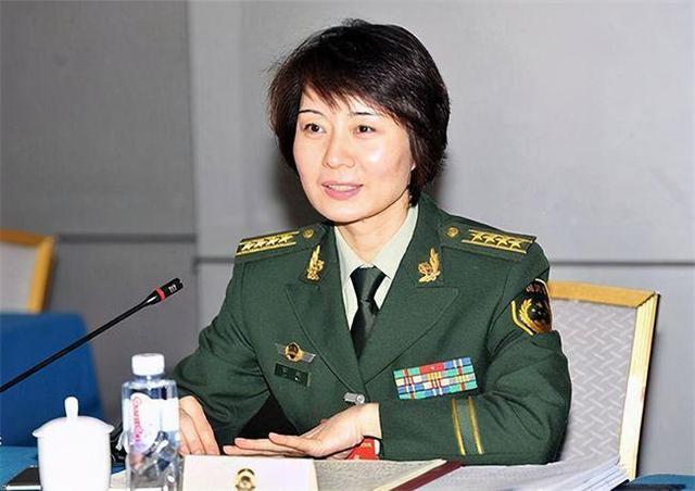 从15岁被特警队破格录取,到成为享有正师级待遇的武警指挥学院供应