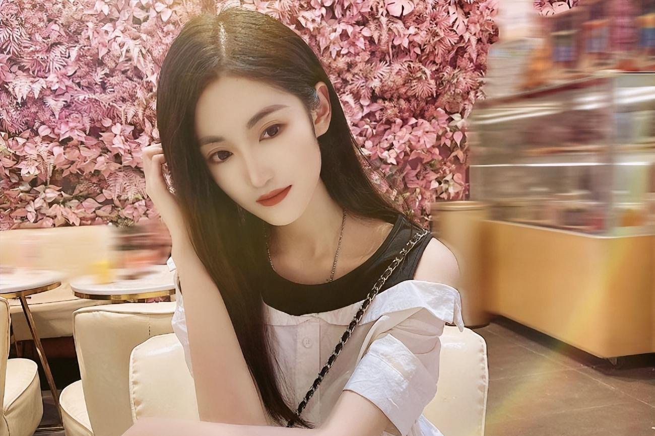 演员们的表现也不可忽视,如今,他们各有发展,黄诗佳越来越漂亮,张娇娇