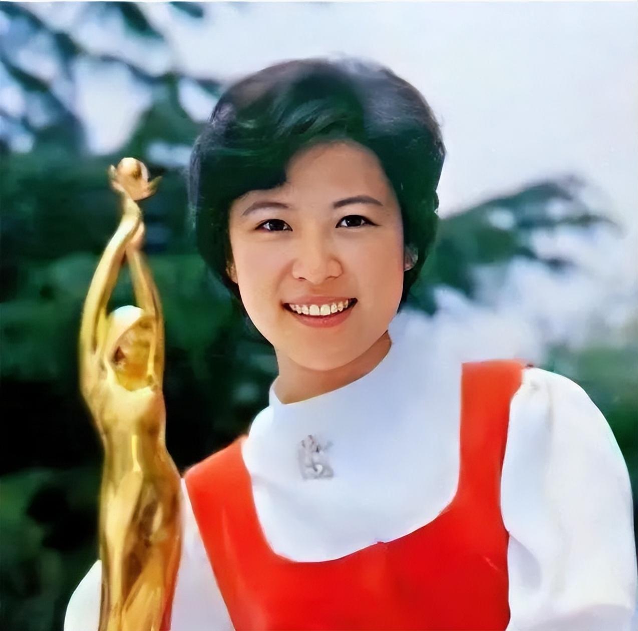 王馥荔与王骁:娱乐圈中的母与子,家庭教育下的成功典范 王馥荔,一个