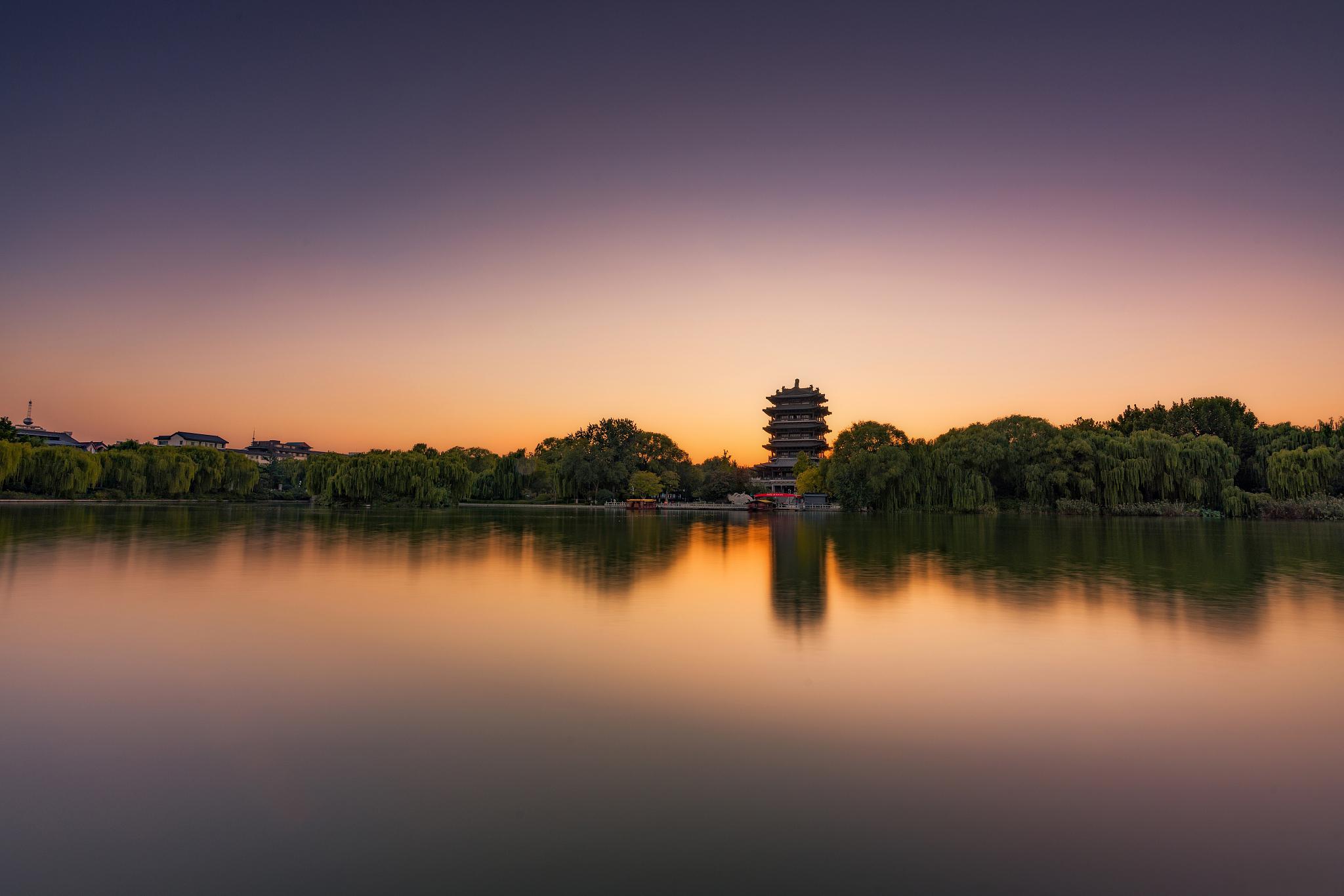 济南,泉城的春日呼唤! 春风拂面,是时候踏上济南的踏青之旅了!