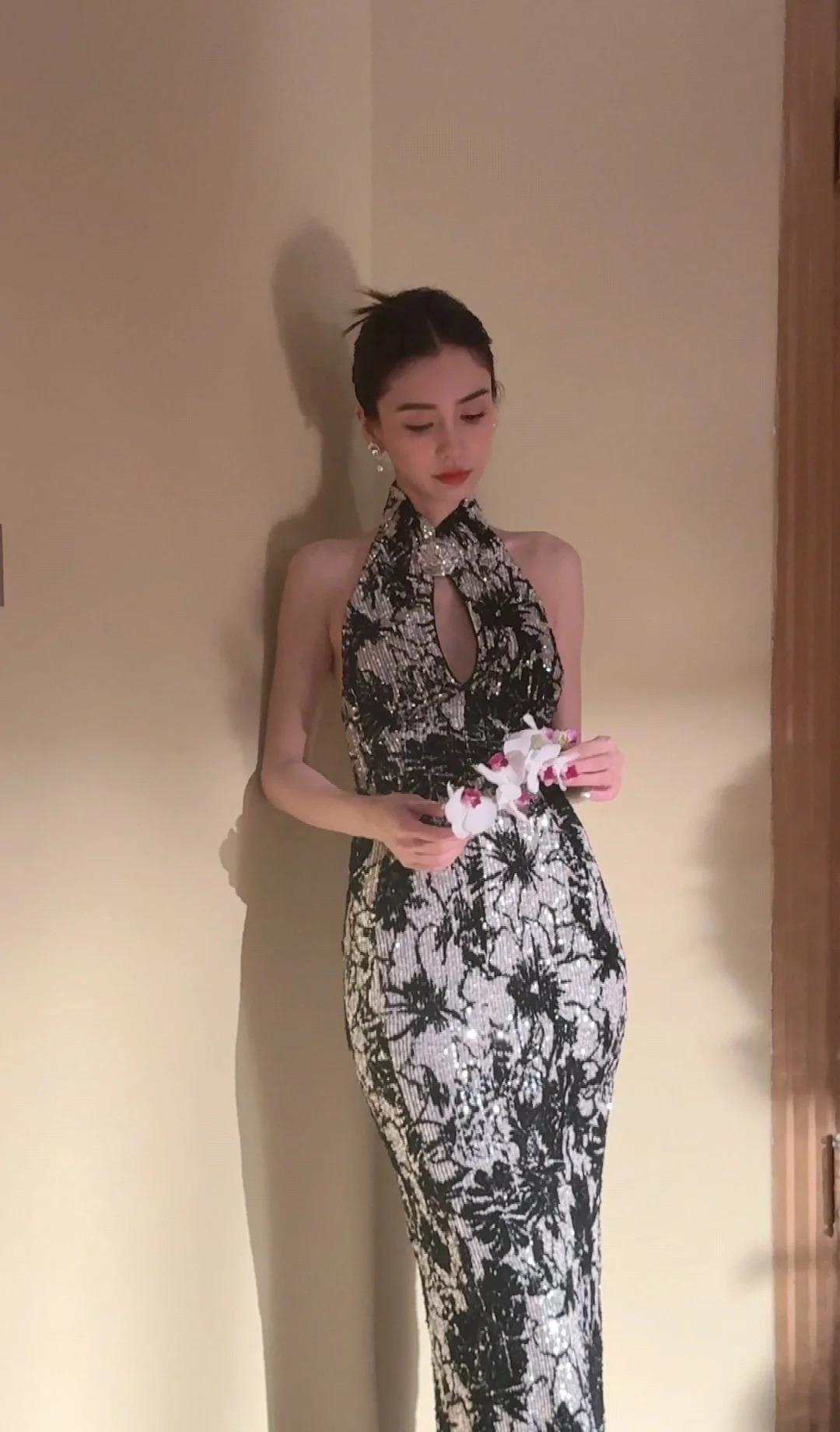 杨颖华丽转身,国风旗袍惊艳时装秀:复出之路彰显坚韧与魅力 杨颖在