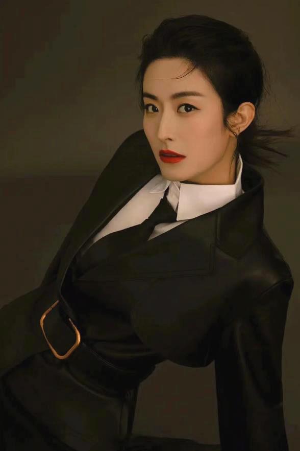 徐百慧:40岁未婚女演员的坚持和独立 徐百慧,这位40岁未婚的女演员,用
