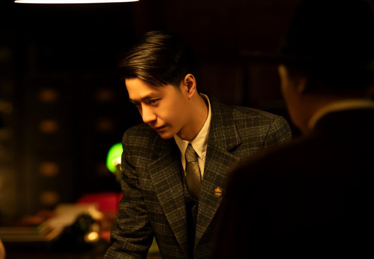 备受瞩目的谍战剧《追风者》的演员片酬被曝光,主演王一博以全组最高