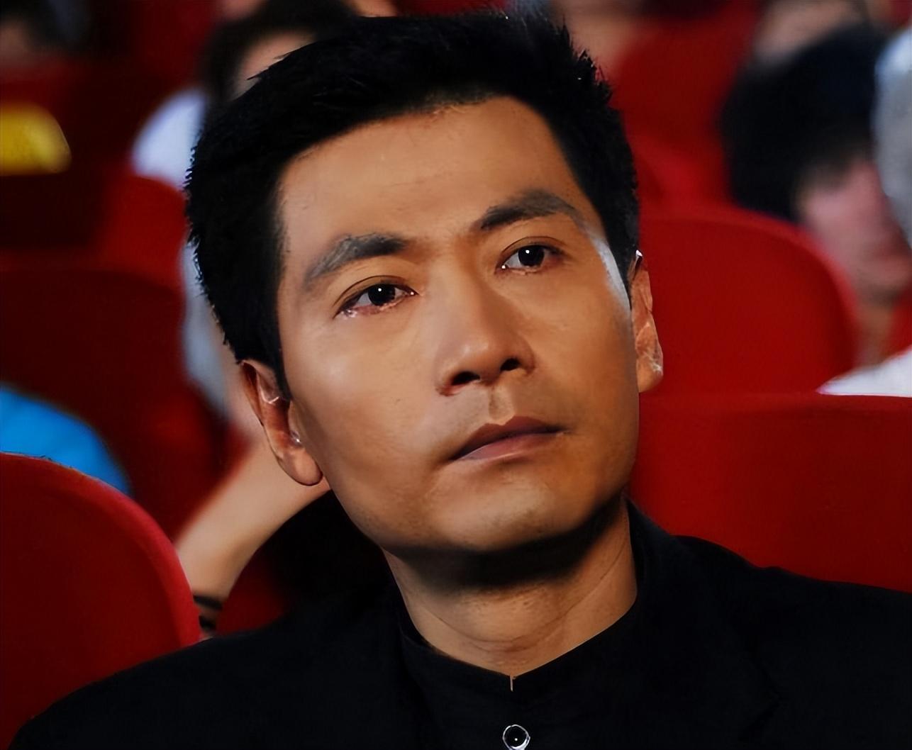 家庭幸福,事业有成 陆剑民,一个在演艺圈摸爬滚打36年的资深演员,虽然