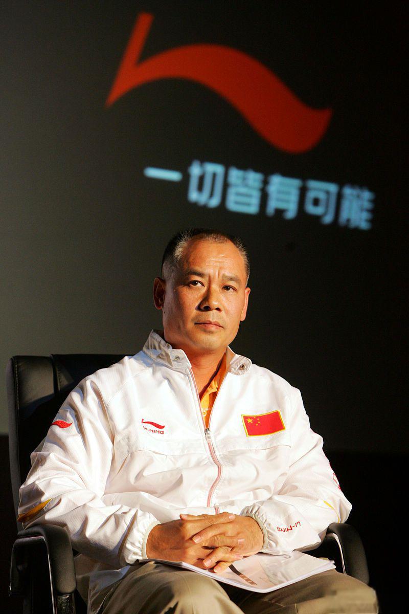 李宁清明回广西祭祖 前奥运冠军,李宁品牌创始人李宁近期携子女回广西