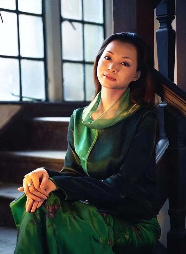 个人资料密春雷前妻董卿和密春雷离婚了吗董卿的个人资料简介董卿在