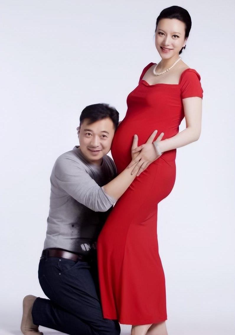 张晞临:从印刷厂工人到实力派演员,坚持与梦想铸就辉煌 张晞临,一个