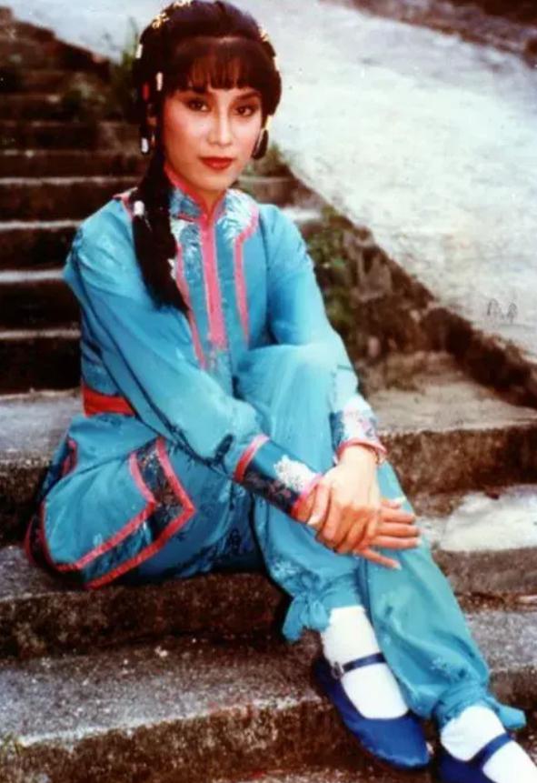 翁美玲的处女作《十三妹》 香港无线的武侠电视剧《十三妹》是翁美玲