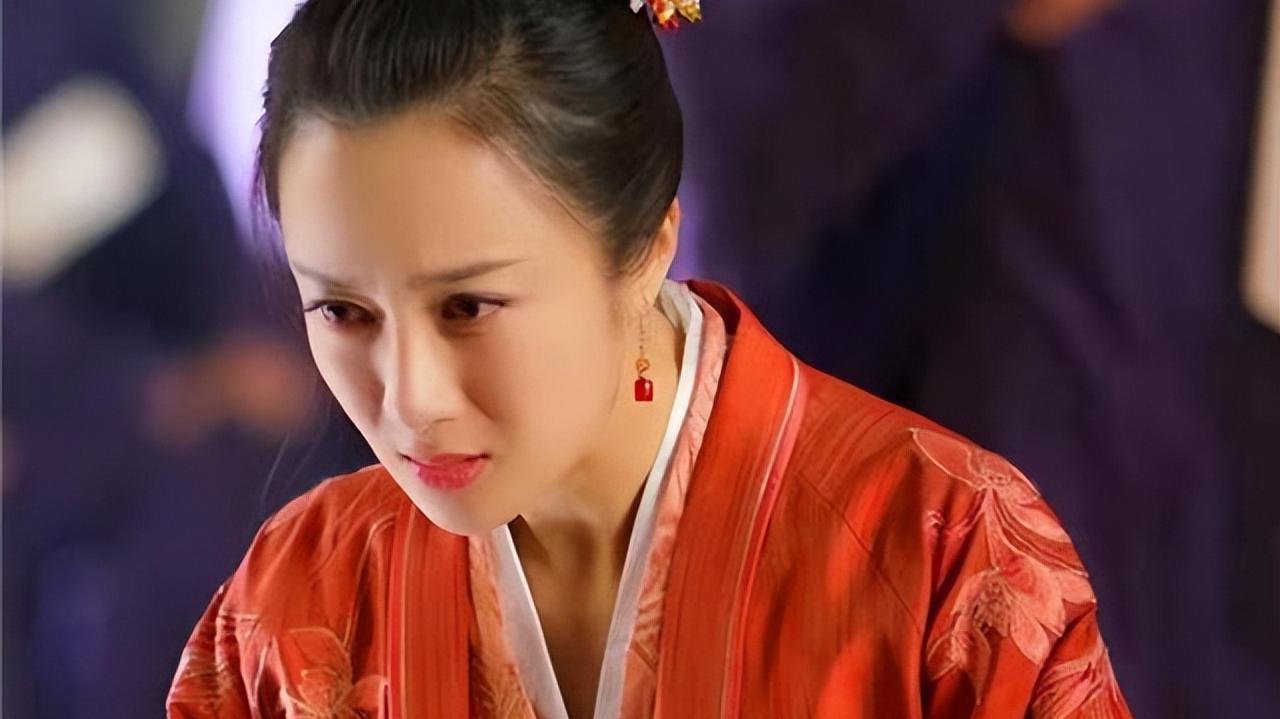 李依晓:配角演员中的璀璨明星,多元角色的完美诠释者 李依晓,一位在