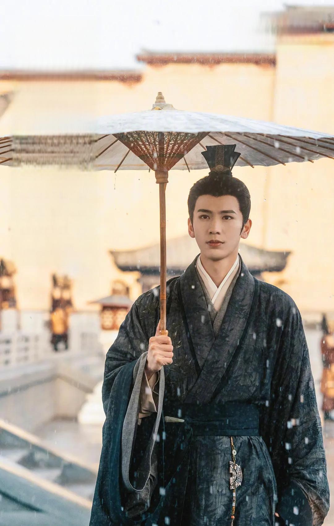 度年华》:古风剧质量标杆 度年华》是一部备受期待的古风剧,集颜值和