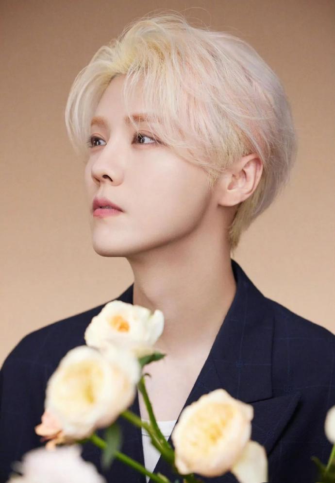 黄子韬鹿晗综艺同台,萌娃与高人气偶像碰撞 黄子韬在个人社交平台上晒