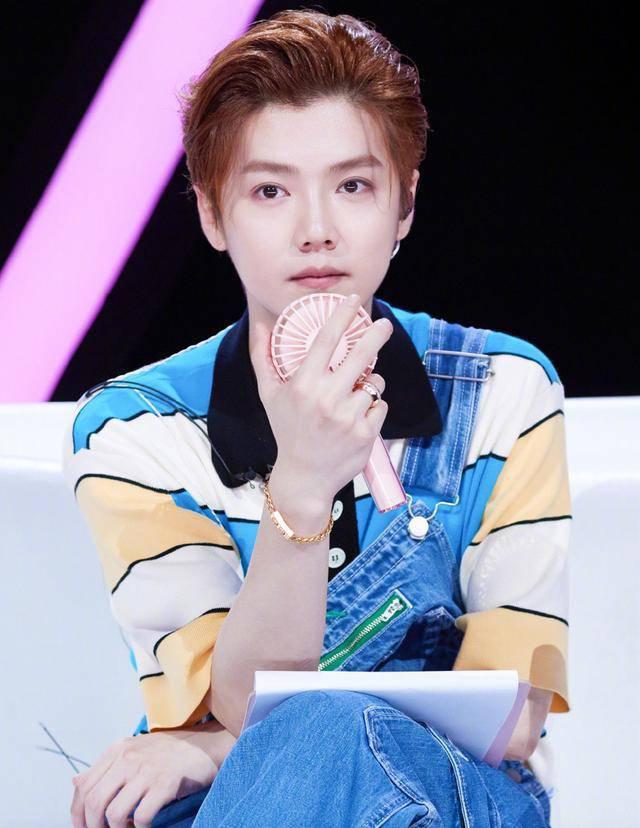 黄子韬鹿晗综艺同台,萌娃与高人气偶像碰撞 黄子韬在个人社交平台上晒