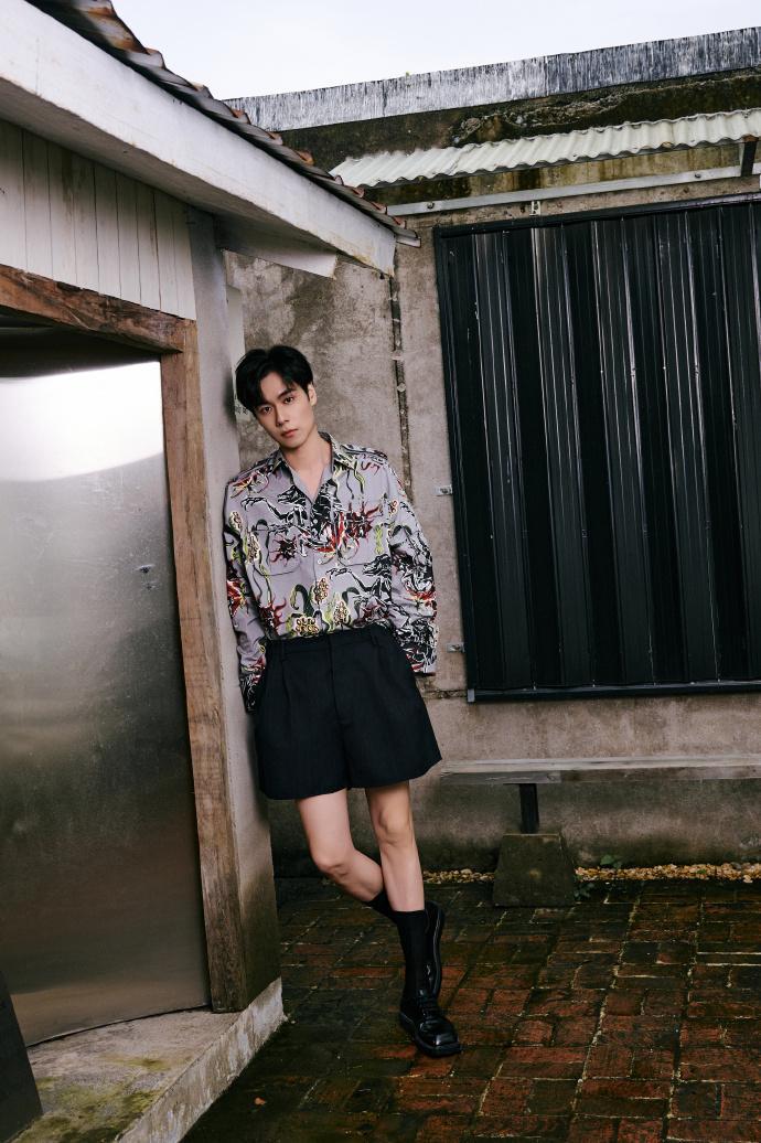 的衣架子上演颜值之战 林更新和胡一天撞衫,颜值和身材都是那么完美