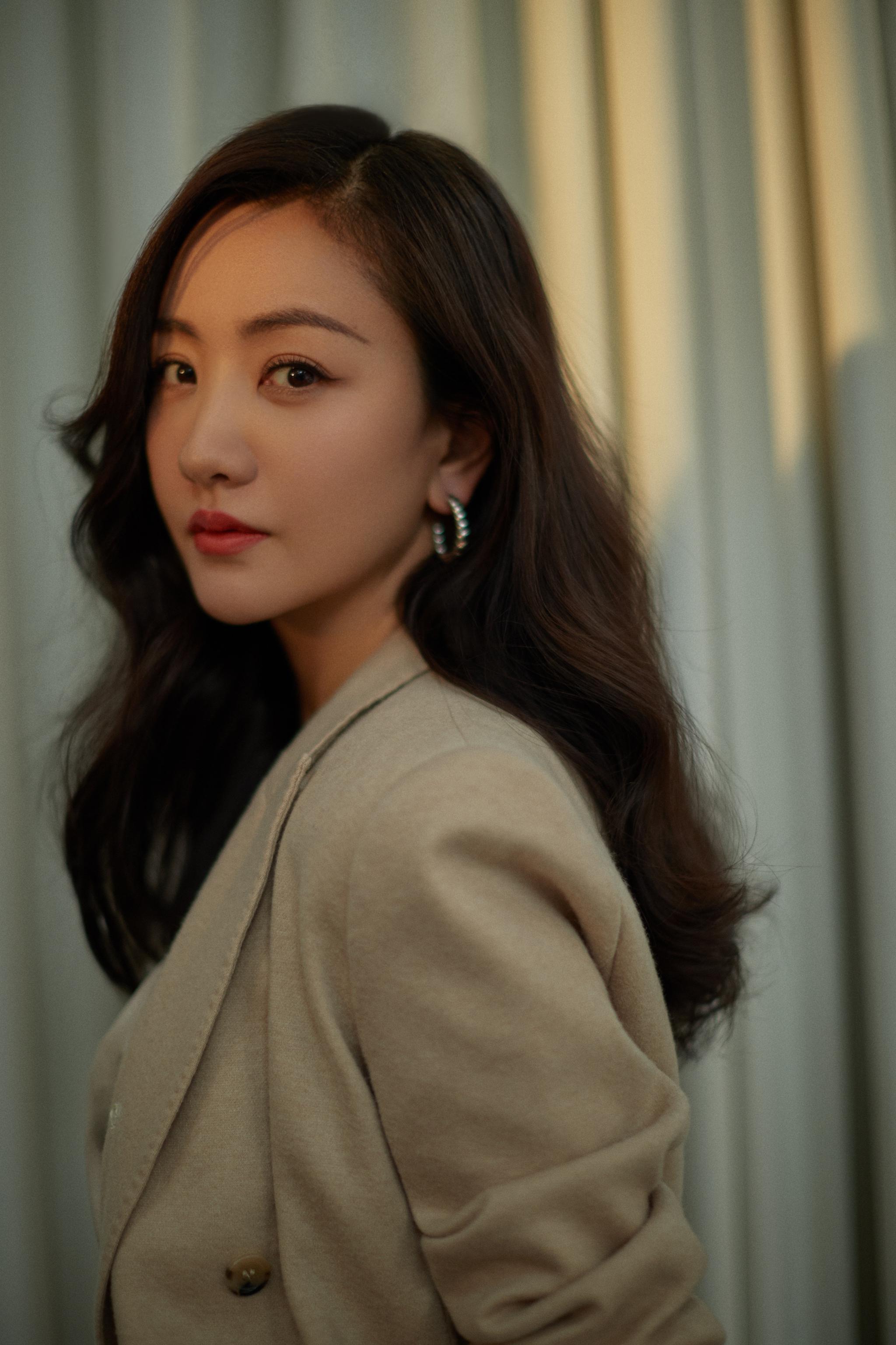 陈晓杨蓉恋情传闻再起,杨蓉推人事件引热议,独立精神获赞 陈晓和杨蓉