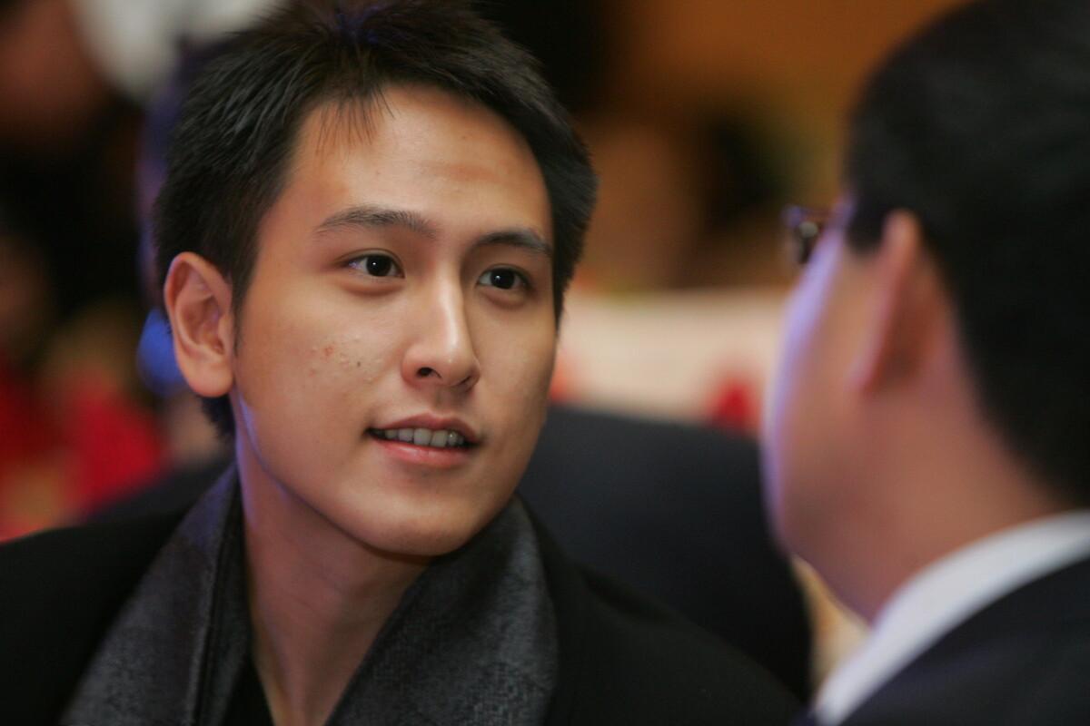 汤君年:穷小子卖窗帘起家,至今一套过亿 汤君年,汤臣一品创始人,从