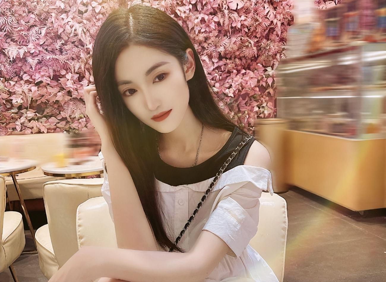 演员们的表现也不可忽视,如今,他们各有发展,黄诗佳越来越漂亮,张娇娇