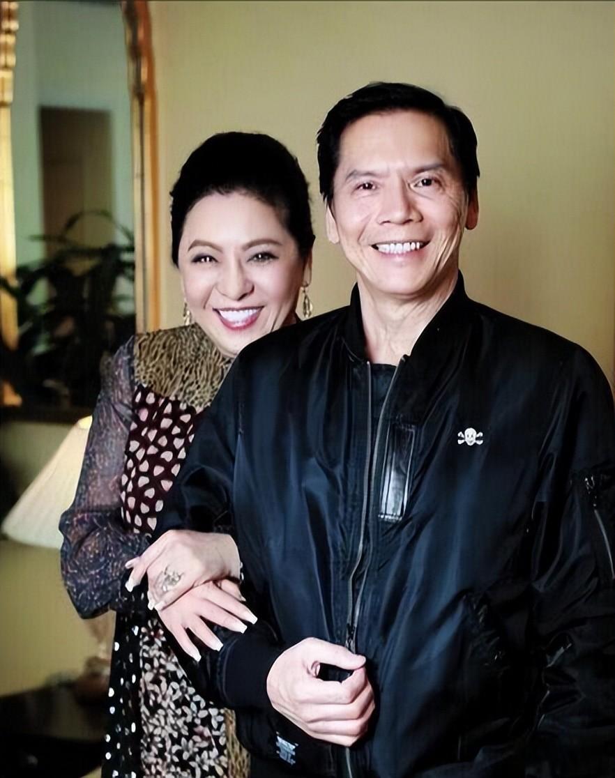 向太陈岚:港圈风云背后的女强人,向华强背后的得力助手 向太陈岚,一个