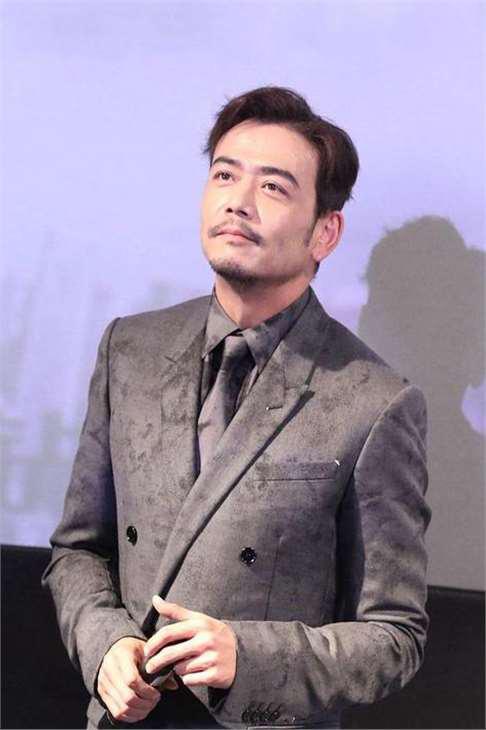 演员杨烁:婚姻与家庭 杨烁与王黎雯的爱情之路并不平坦,但他们通过