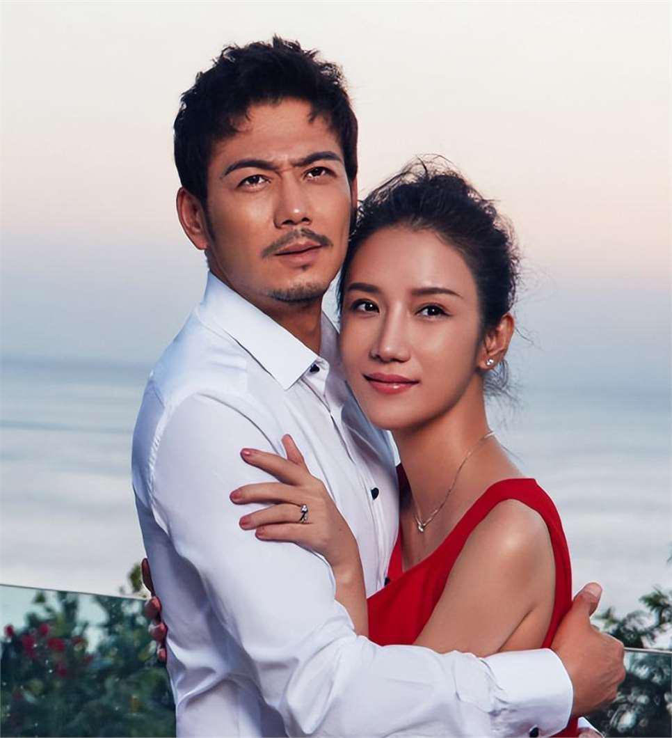 演员杨烁:婚姻与家庭 杨烁与王黎雯的爱情之路并不平坦,但他们通过