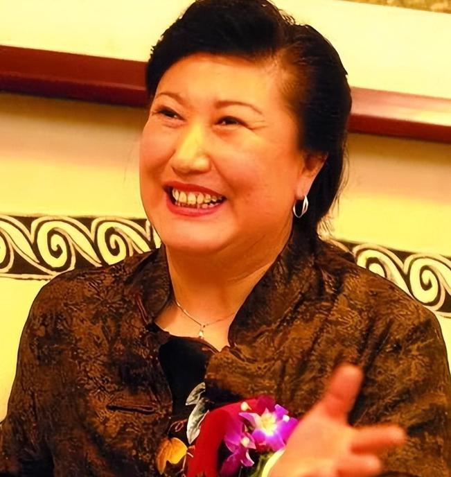 何庆魁口碑反转:高秀敏逝世19年后,他的情感往事引发公众深思 何庆魁