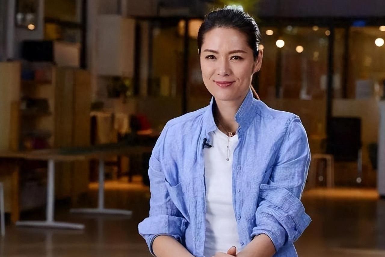 从离婚到身价十亿,马艳丽的逆袭人生与郎昆的落魄现状 在娱乐圈的纷繁