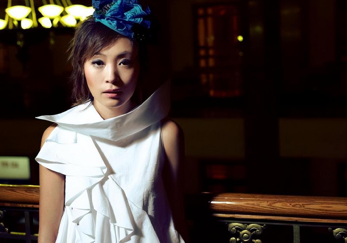 陈琳逝世15年:歌坛巨星陨落,遗产争夺战仍未止息 陈琳,这位曾与那英