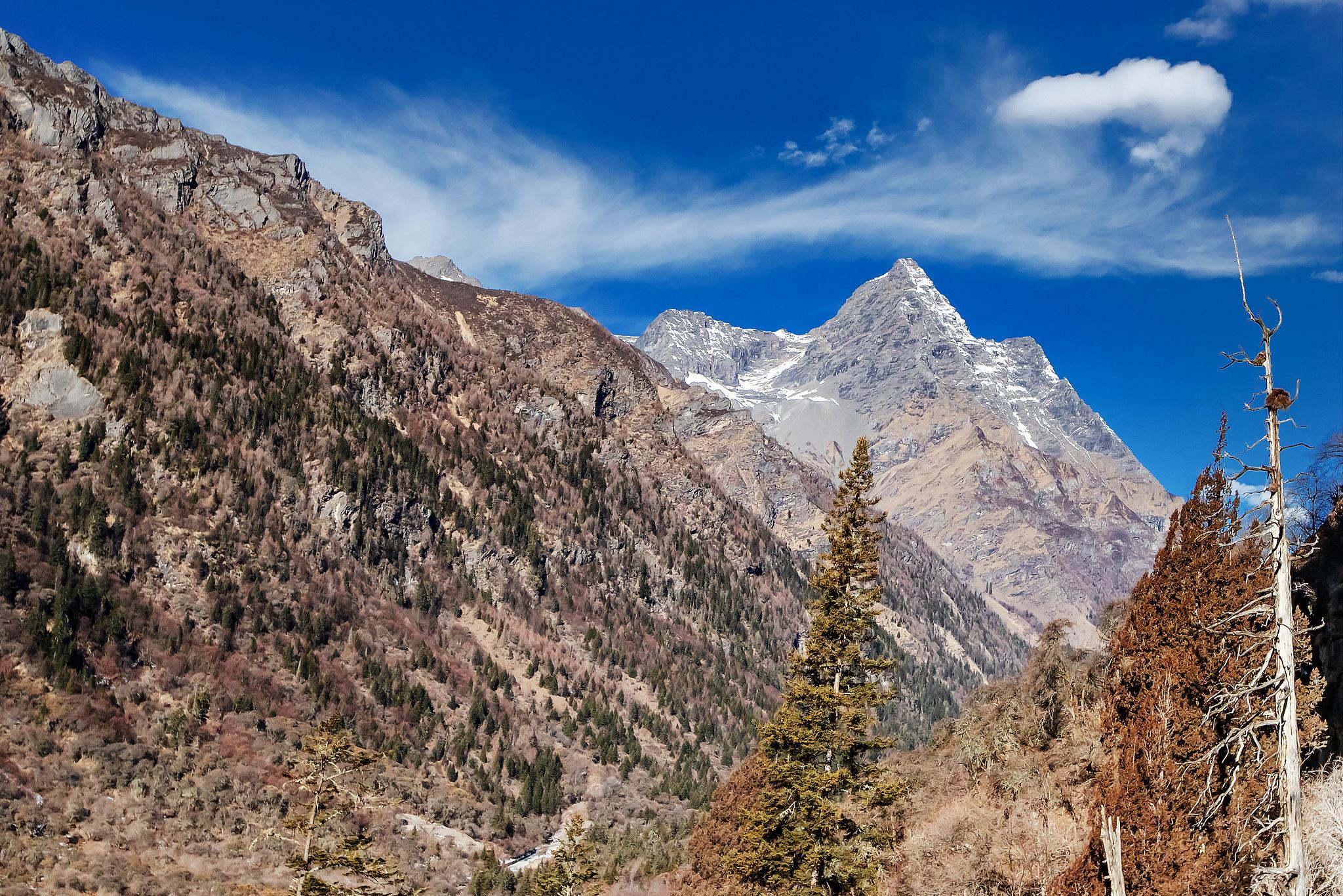 大自然的绝美杰作 四姑娘山,这座坐落于四川阿坝藏族羌族自治州小金县