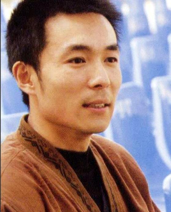 著名喜剧演员谢园逝世后,遗孀邱悦的生活如何续写?