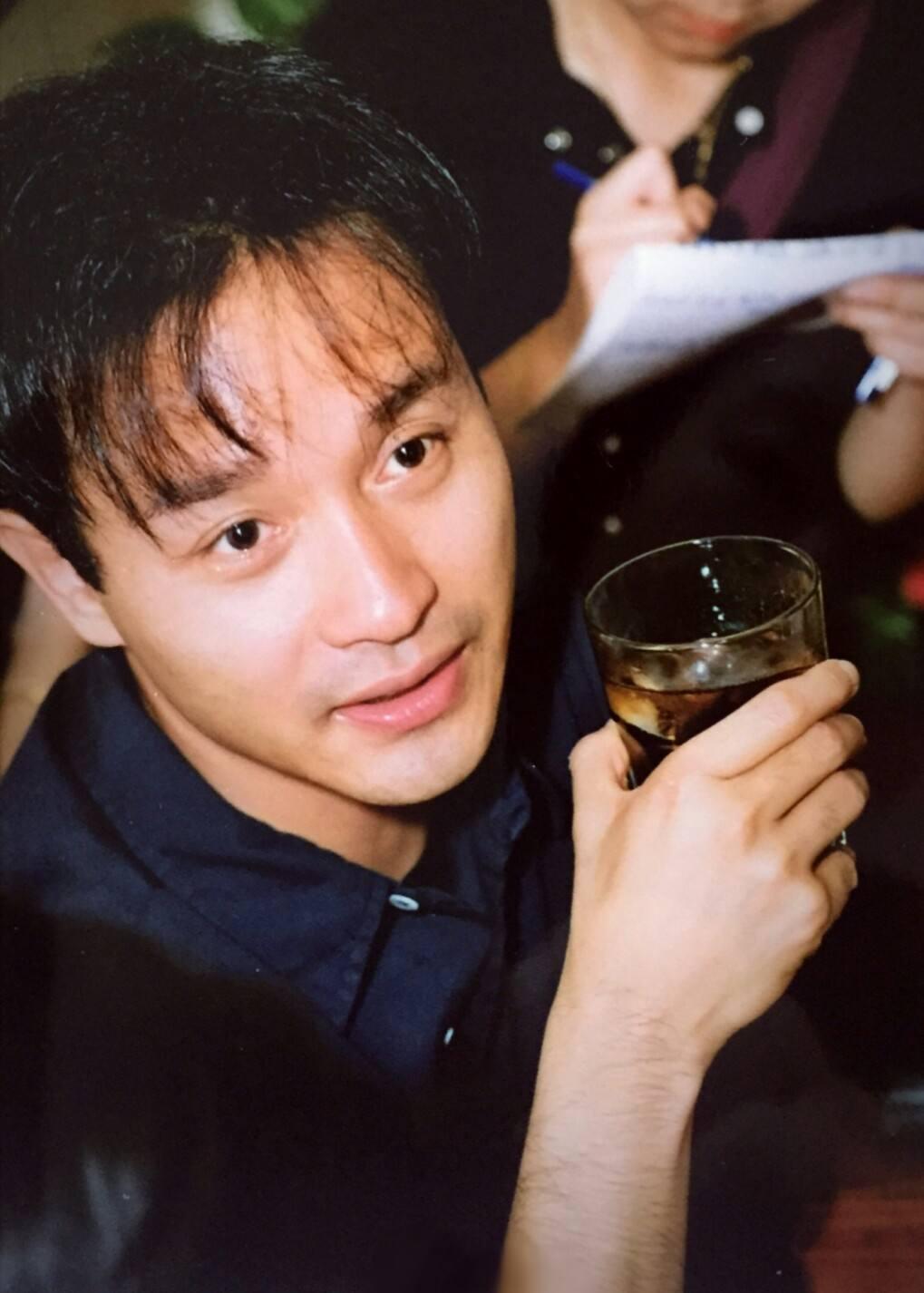 张国荣与唐鹤德:生死相依,誓言永恒 张国荣与唐鹤德的爱情故事,两人