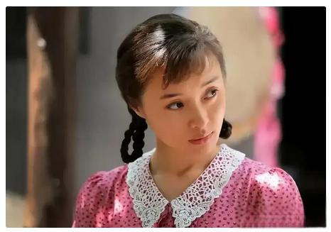 从《和平年代》的闻璐到《恋爱的犀牛》的明明,她的演技和魅力一直