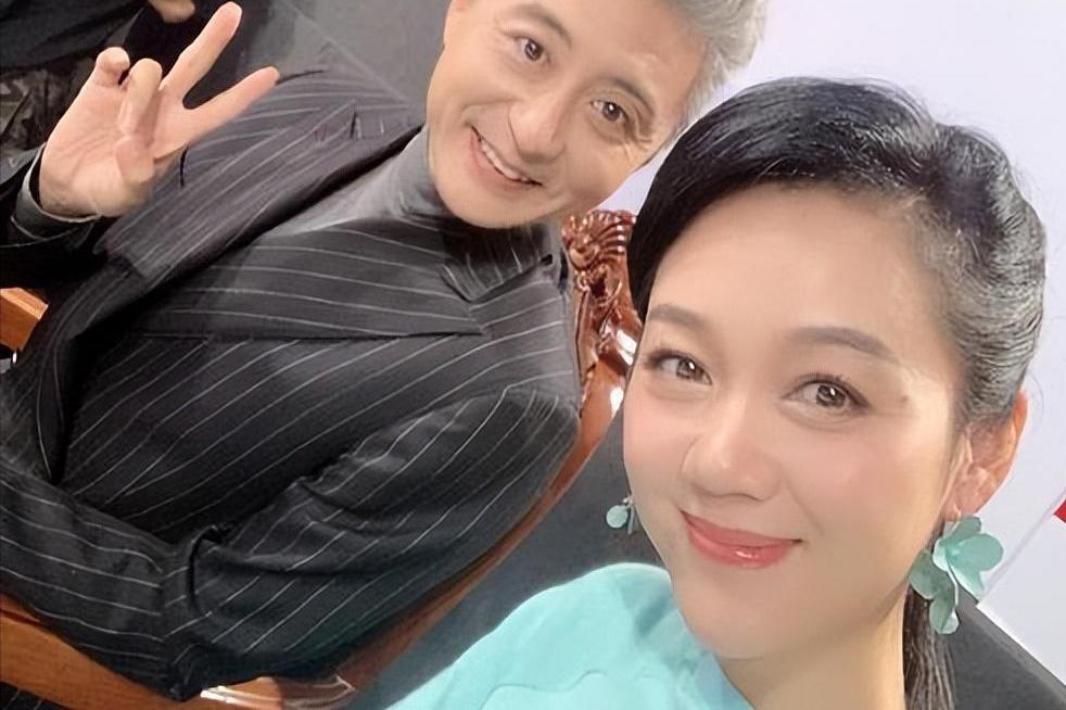 安徽卫视一姐周群的传奇人生:事业与家庭的完美平衡 周群,这位曾经的