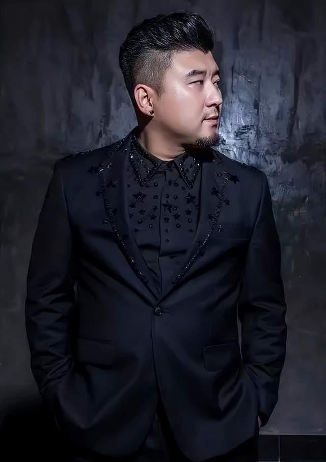 阜新市文艺名人 阜新市有不少文艺名人,黄晓娟,庞龙,贺树峰,高彭,赵吉