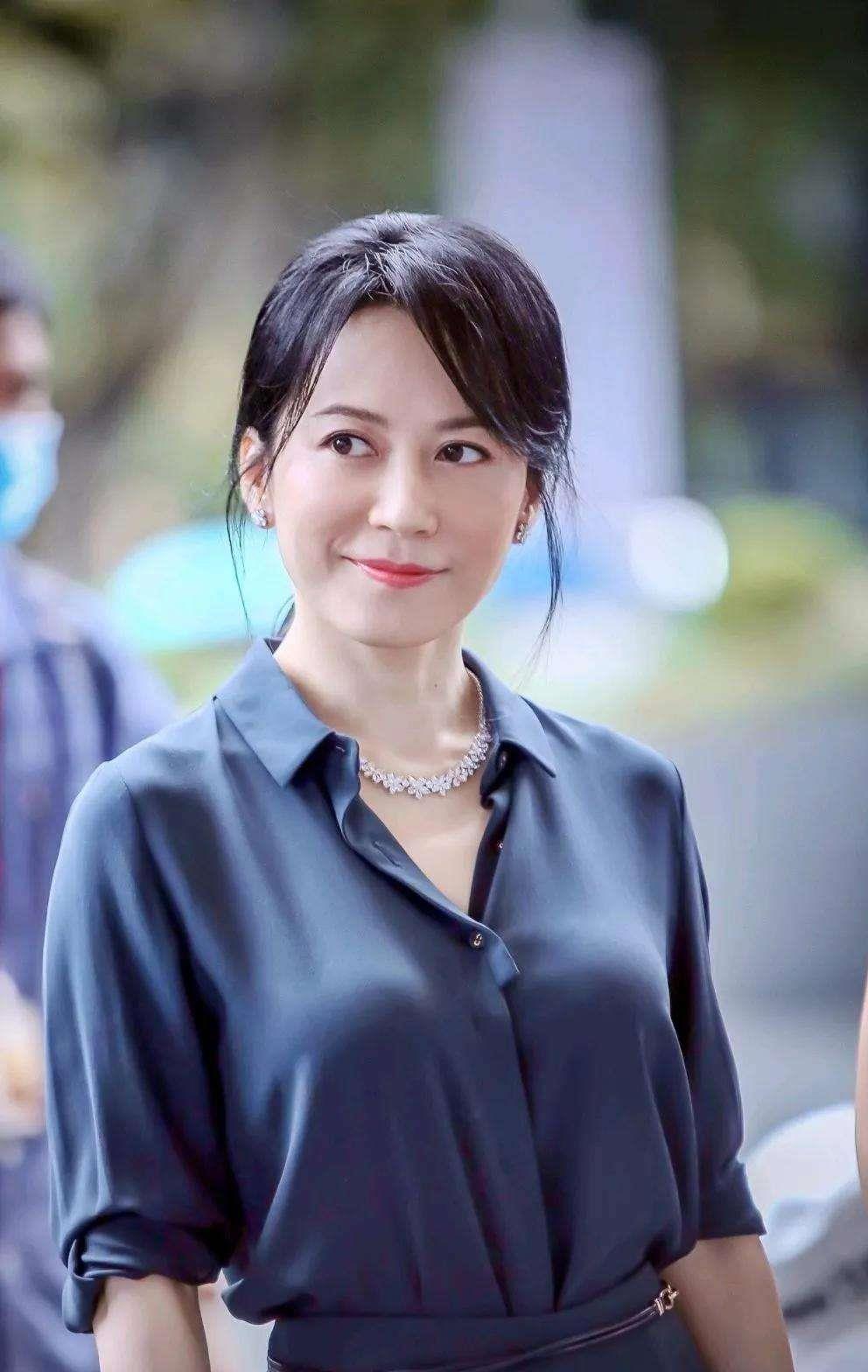 俞飞鸿谈婚姻观:爱情非必需,追求内心满足为真谛 俞飞鸿认为婚姻只是