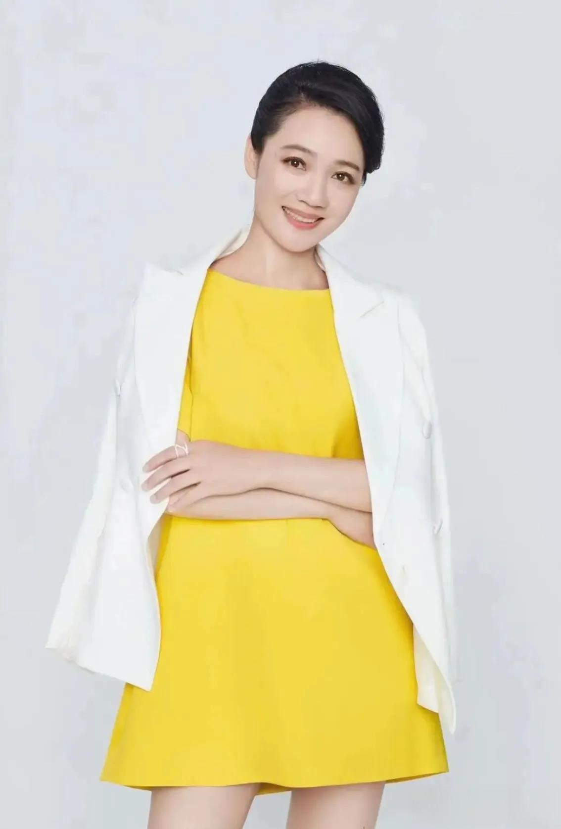 周群:光环背后的心酸 前安徽卫视主持人周群,曾是主持界的璀璨明星,51