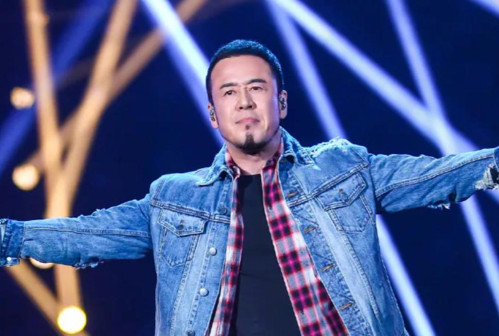 杨震:模仿杨坤走红,凭勤奋和天赋成娱乐界新星 杨坤与杨震两位歌手长