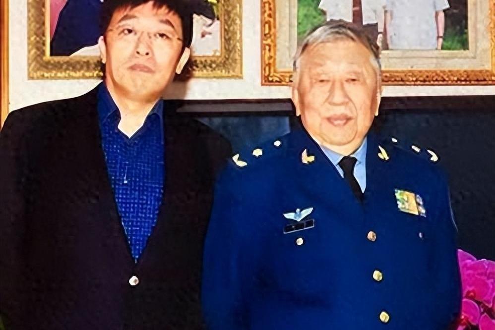 阎肃老师的家庭纠纷 阎肃老师是一位德艺双馨的老艺术家,他的才华不止