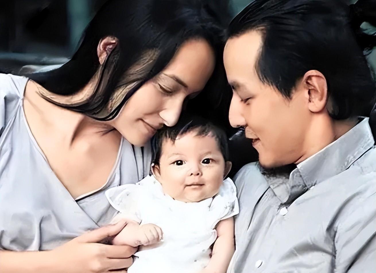 颜值背后的深情与坚持 吴彦祖,这位公认的帅气男神,与外籍妻子lisa的
