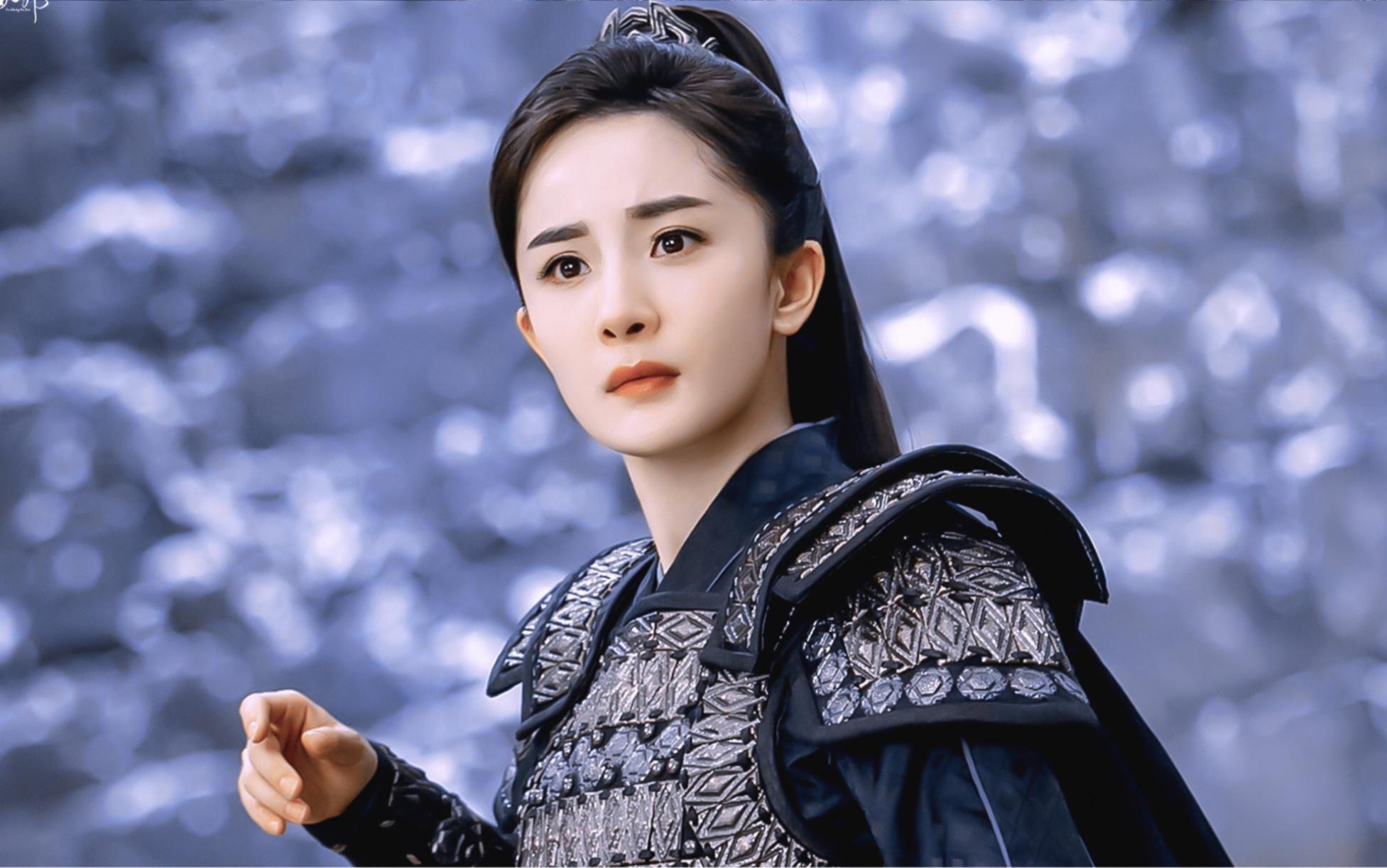 自出道以来,刘亦菲不仅古装扮相够仙够美,就连打戏也够绝,从神雕侠侣