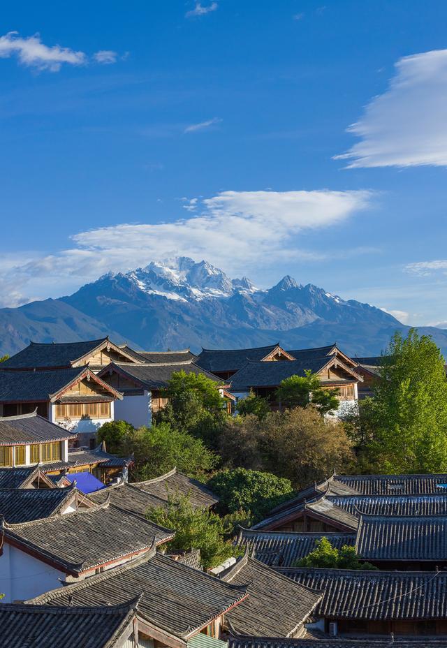 云南大理风情游 大理,被誉为"风花雪月"的仙境,犹如中国西南的一颗